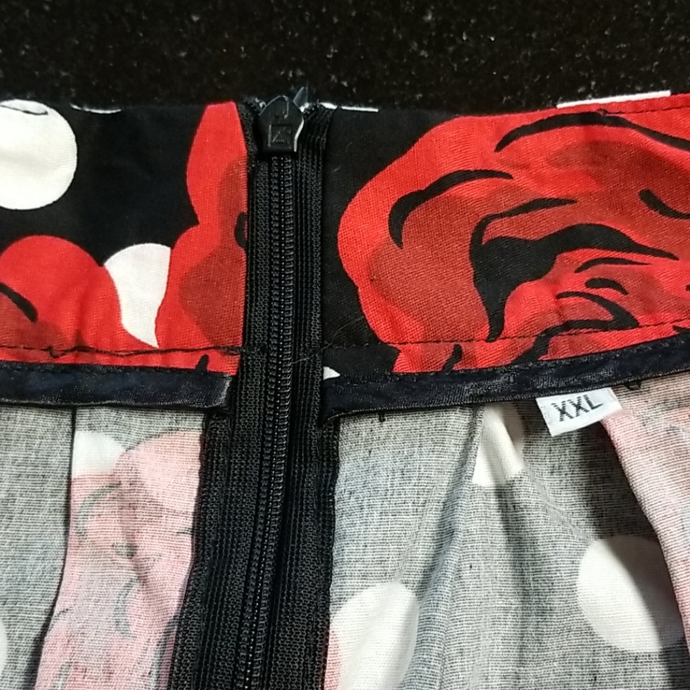 Rose's & Dots Skirt - Picture 8 of 8